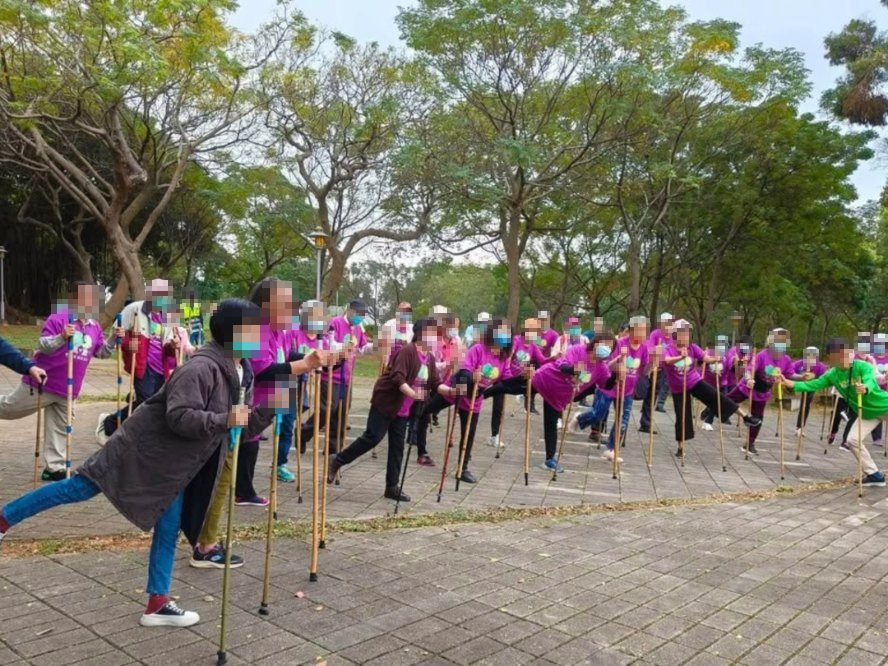 關懷據點：碉堡公園戶外教學