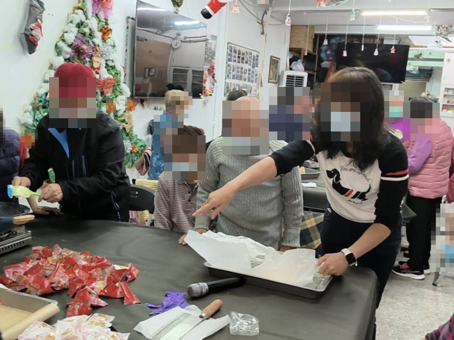 關懷據點：年前雪Q餅