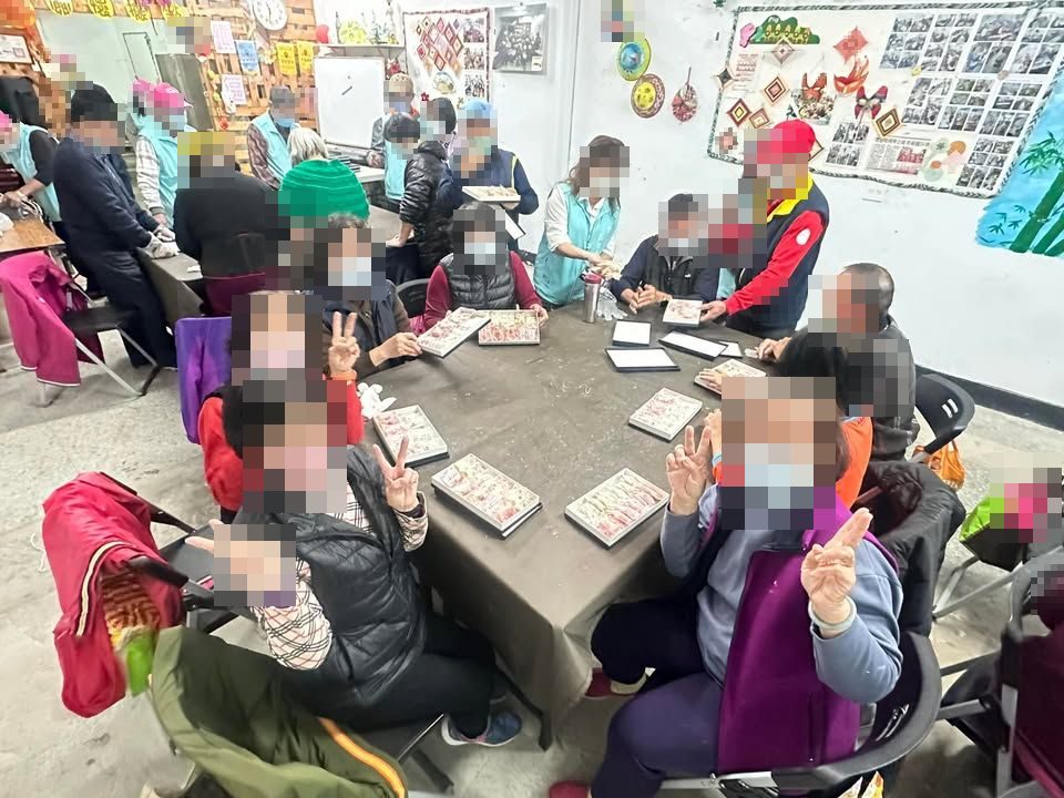 關懷據點：年節手作巧克力