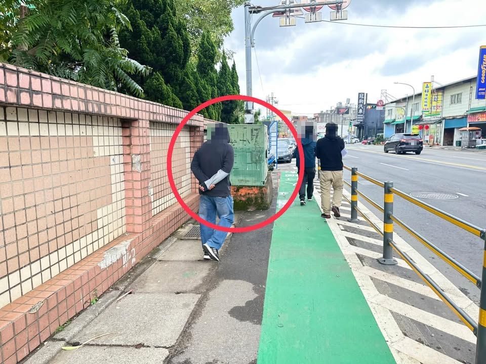 申請遷移中平國小圍牆旁電箱
