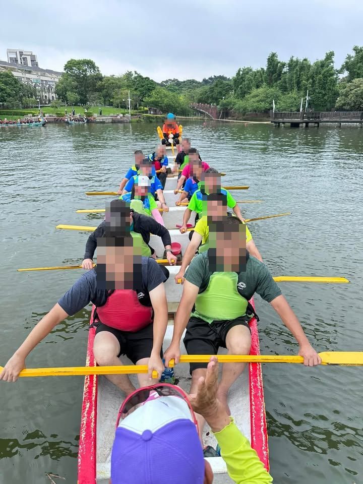 雙連里龍舟隊參加端午龍舟賽