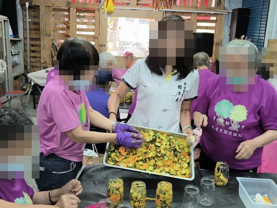 關懷據點：小黃瓜泡菜